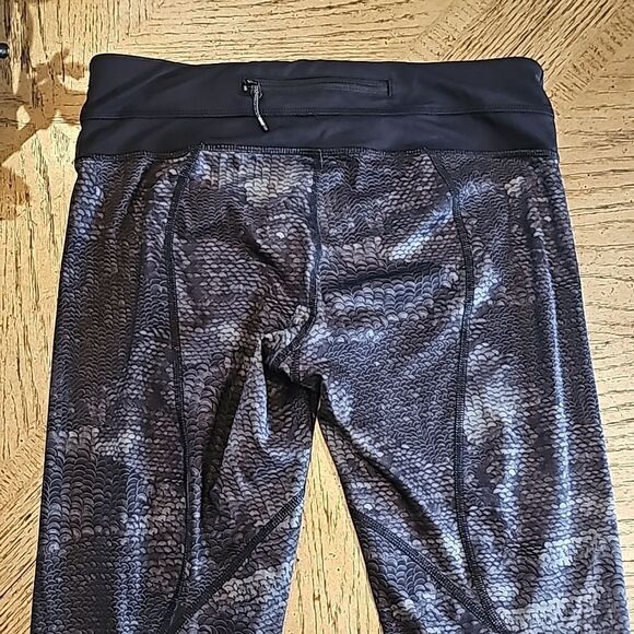 Lululemon size 6 sequin cropped legging - Picture 8 of 11